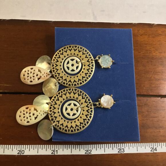 0077 NWT Avon Pierced Boho Ivory-colored Dangle Earrings w/Original Box - Picture 3 of 5